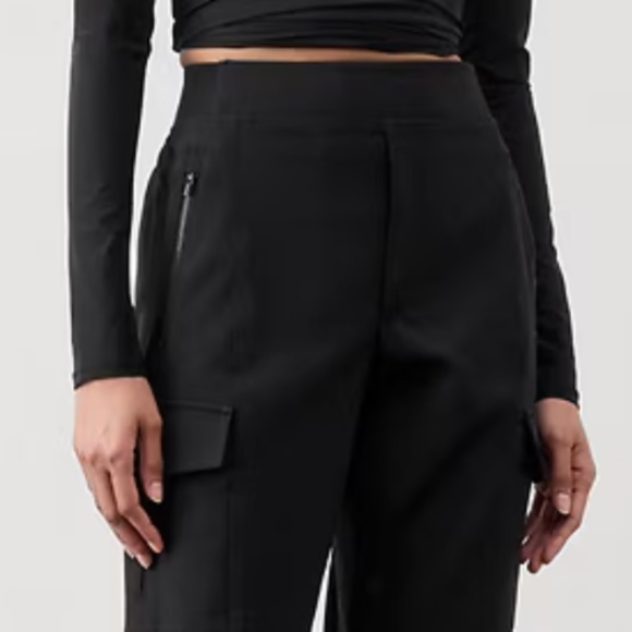 NWT Athleta Black Endless High Rise Cargo Pant (Size 0) - Picture 2 of 12
